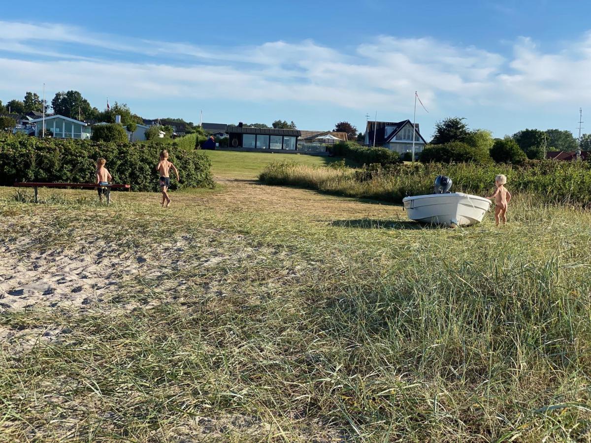 Strandhuset. Asperup Екстериор снимка